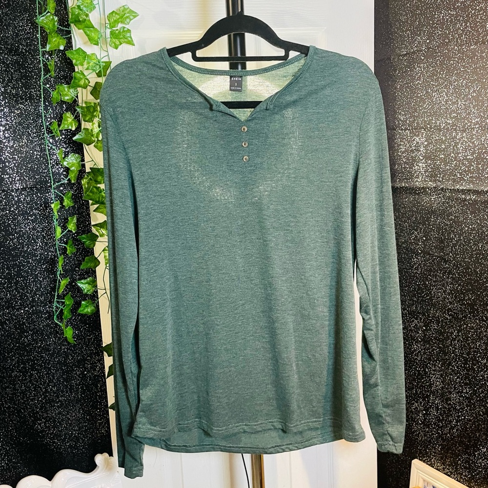 SHEIN Men Button Front
Notched Neck Tee Dark Green S(36)